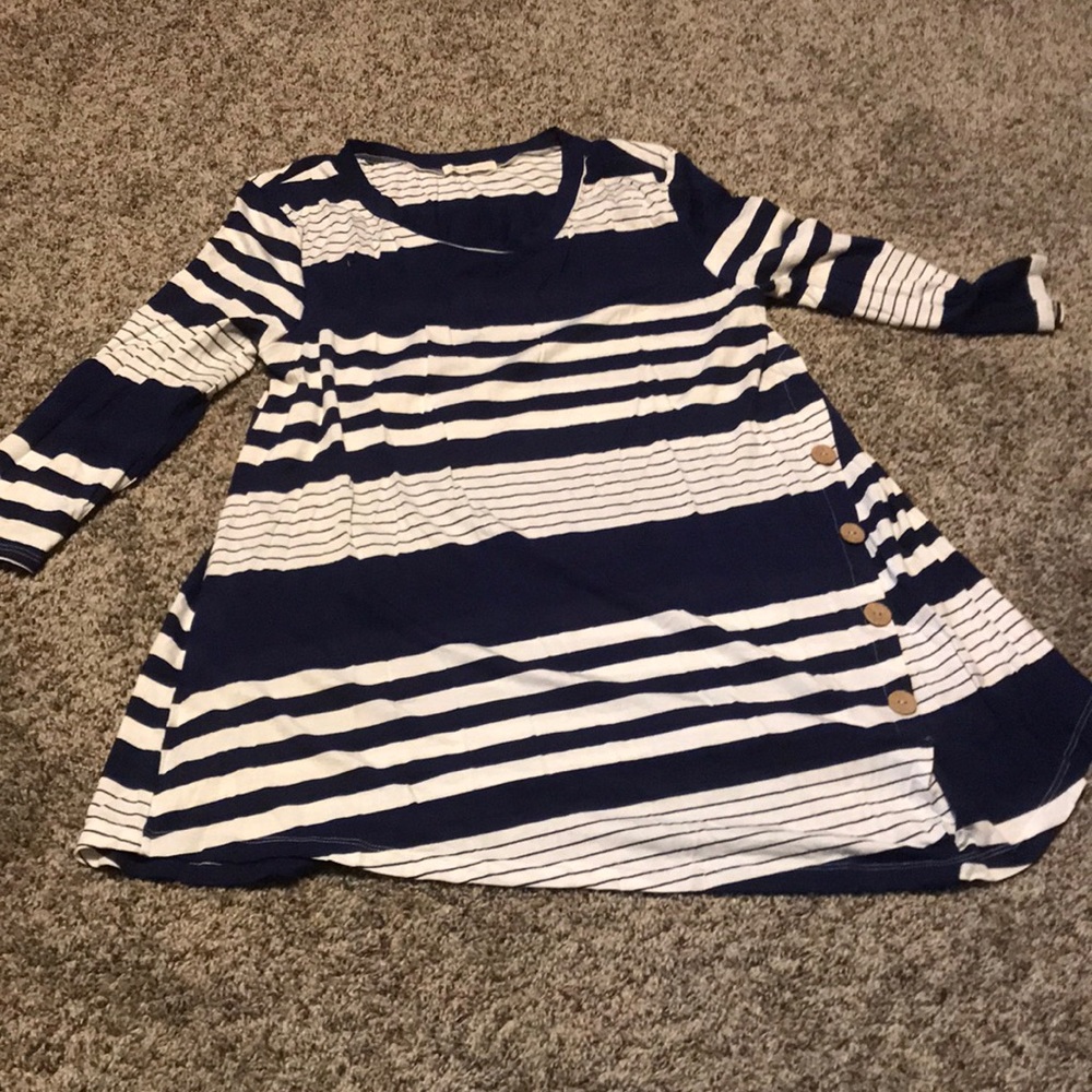 NWOT Time and chill top size large